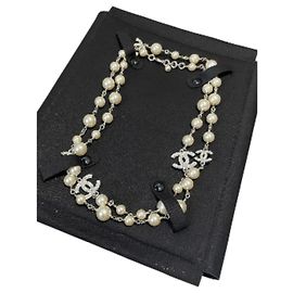 Collana di perle vintage Chanel 5CC con cristalli Silver hardware