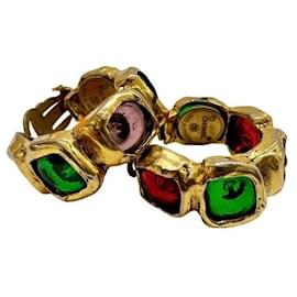 Orecchini vintage Chanel placcati in oro 24K con clip multicolore Gripoix Multicolore Gold hardware