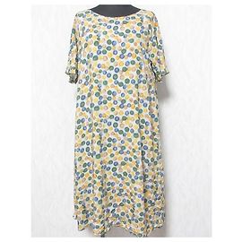 Autre Marque Punkterkleid Sally Scott Beige