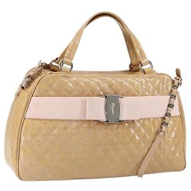 Salvatore Ferragamo Vala Lackleder Beige