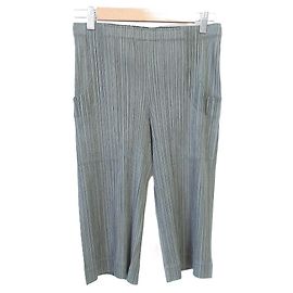 PLEATS PLEASE ISSEY MIYAKE Shorts Green Khaki
