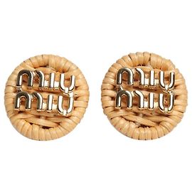 Miu Miu Brincos clip-on com logo em ráfia Outro