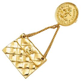 Broche Chanel 31 Rue Cambon Coco Mark Matelassé Dorado