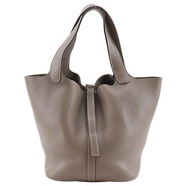 Bolsa Picotin MM em couro Taurillon Clemence da Hermès Marrom Taupe