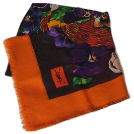 Yves Saint Laurent Cachecol de seda Multicor