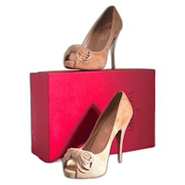 Valentino Garavani Rosen Peep-Toe Plattformpumps oder Bow Pump von Valentino Beige