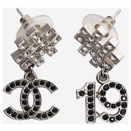 Chanel Brincos CC 19 prateado e preto Prata