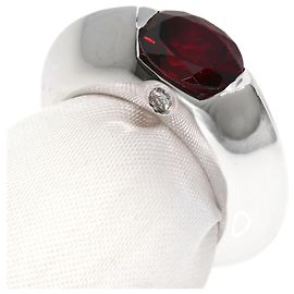 Piaget Aura Ring in 18K White Gold with Garnet and Diamond Golden