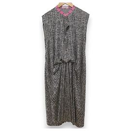 Autre Marque Vestido de Impressão Tweed Akane Utsunomiya Marrom Preto Rosa