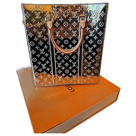 Louis Vuitton Monogramm Spiegel Flachbeutel Silber