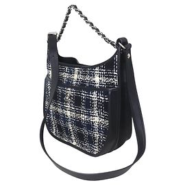 Borsa a Spalla 2 in 1 Chanel in Blu Navy e Bianco Bianco Blu navy
