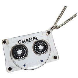 Collier en strass en forme de cassette de Chanel Rouge Bleu Autre