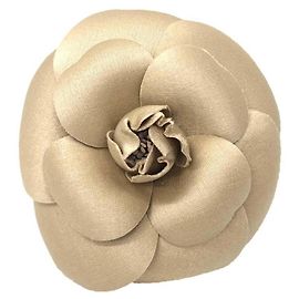 Spilla Camelia Corsage CHANEL in Beige Champagne Beige D'oro