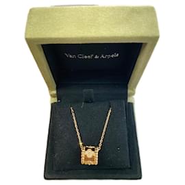 ✨Colgante de Trébol Perlée con Diamantes de 18K Oro Amarillo de Van Cleef & Arpels (VCA) con cadena traza ✨✨ Amarillo