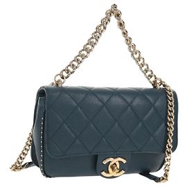 Bolsa de ombro de couro Chanel com corrente Azul