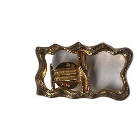 Broche Torrente forme drapeau métal doré Doré