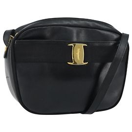 Bolsa de Ombro Vala em Couro Salvatore Ferragamo Preto