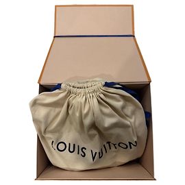 Bolsa de mão Louis Vuitton Mahina em couro marrom Marrom