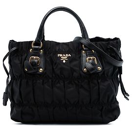 Borsa Prada in tessuto gaufre nero Nero