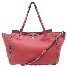 Valentino Garavani Bolso Tote Trapeze Medium Rockstud de Valentino en cuero rojo texturizado Roja