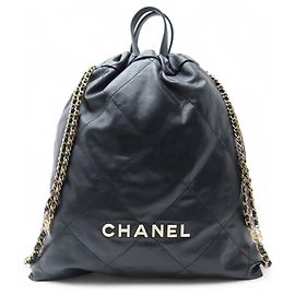 Mochila CHANEL 22 em couro matelassê preto edição limitada Preto
