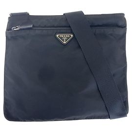 Bolsa de ombro em nylon tessuto com logo triangular Prada Preto