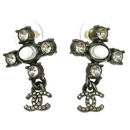 Orecchini pendenti Chanel CC in metallo con cristalli Argento