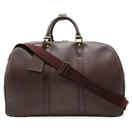 Bolso Kendall de cuero Taiga PM Louis Vuitton Burdeos