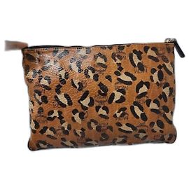 MCM Leopard Printed Visetos Clutch Braun/Schwarz Braun Schwarz