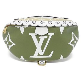 Bolsa de Ombro Louis Vuitton Monogram Giant Bumbag M44611 Verde Caqui