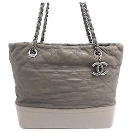 CHANEL GABRIELLE IRIDESCENT QUILTED LEDER TAUPE HANDTASCHE Taupe