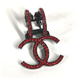 Brincos de strass Coco Mark Swing da Chanel B17S Preto Vermelho