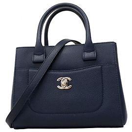 Bolsa de couro Neo Executive da Chanel Azul marinho