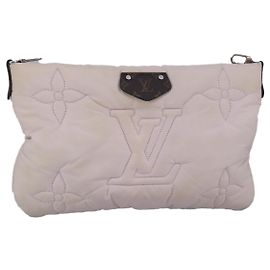 Louis Vuitton Maxi Multi Pochette Accessoires Monogramm aus gestepptem Econyl-Nylon Pink