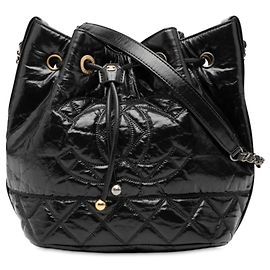 Borsa a secchiello con cordino in vitello invecchiato nero lucido CC di Chanel Nero