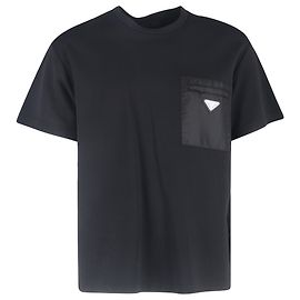 Camiseta de algodão preto com placa de logo Re-Nylon da Prada Preto