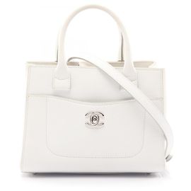 Sac à main épaule Chanel Neo Executive en cuir de veau blanc Blanc