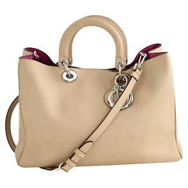 Bolsa Diorissimo em couro bege Bege