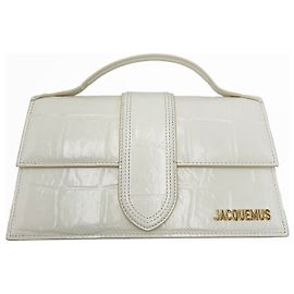 Bolsa de aba Le Bambidou em shearling da Jacquemus Branco