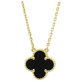 Van Cleef & Arpels Vintage Alhambra Yellow Gold Onyx Pendant Necklace Golden