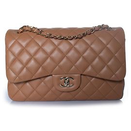 Chanel, Jumbo gesteppte Lederhandtasche in Karamell Braun