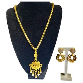 Conjunto de Colar Longo Vintage Chanel 97P e Brincos Clip On Oversized Banho de Ouro 24K Branco Gold hardware