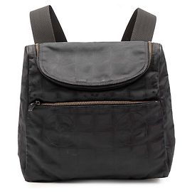 Mochila conversível em nylon preto da nova linha de viagem da Chanel Preto