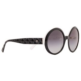 CHANEL - Occhiali da sole 5120 in plastica nera e bianca Nero