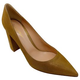Goldene Metallic-Pumps mit dicker Sohle von Gianvito Rossi Golden