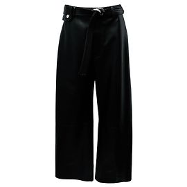 Calças de couro regenerado pretas Nanushka com cinto de D-ring e costura horizontal Preto