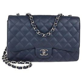 Bolsa clássica Jumbo de couro caviar matelassé azul marinho da Chanel Azul marinho