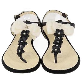 Chanel Black/Cream Leather Camellia Pearl Bow Thong Flats Black Cream
