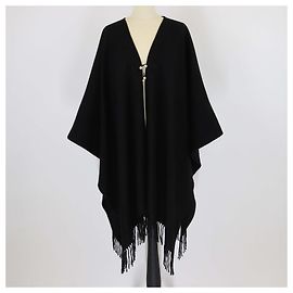 Capa Poncho de Cashmere Preto Embelada com Pérolas Christian Dior Preto