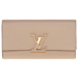 LOUIS VUITTON Capucines Leather Accessory in Gray - 102774 Grey